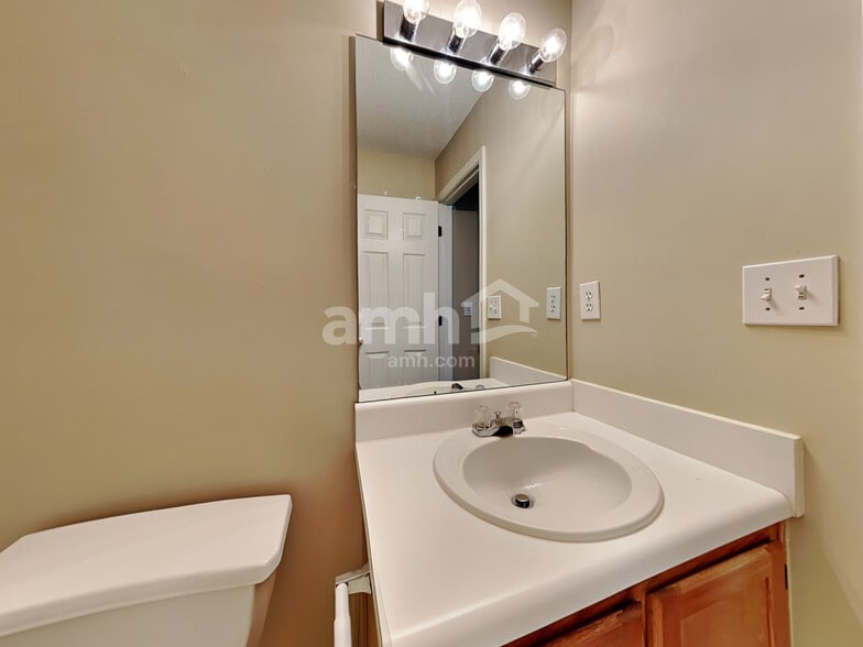 Building Photo - 3826 Tidewater Way NW