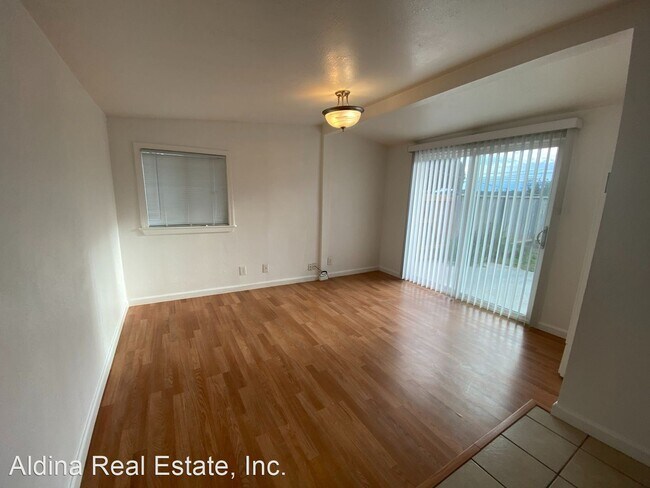 Building Photo - Studio, 1 bath House - 2736 Freedom Blvd.