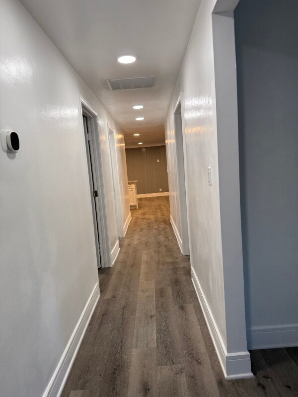 Building Photo - 961 Eastside Dr SE