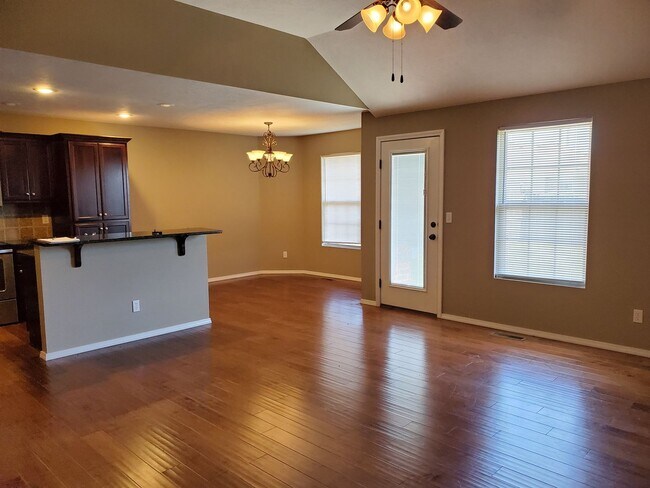 Building Photo - 3 Bedroom Home in South Springfield