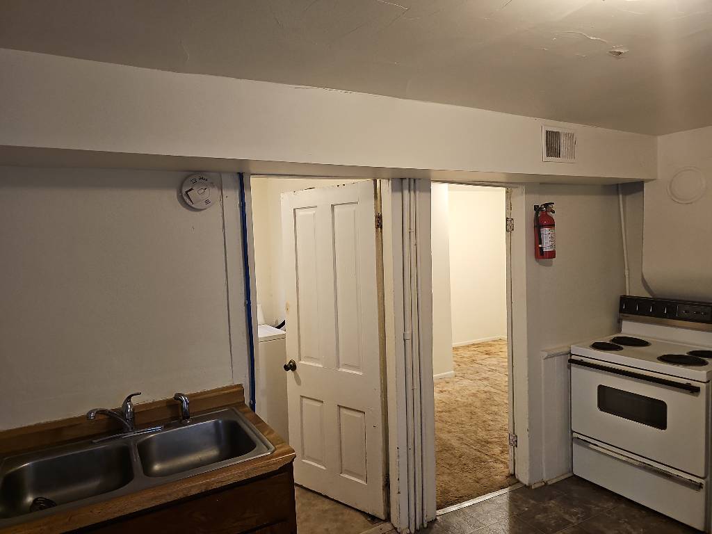 Building Photo - 614 Water St