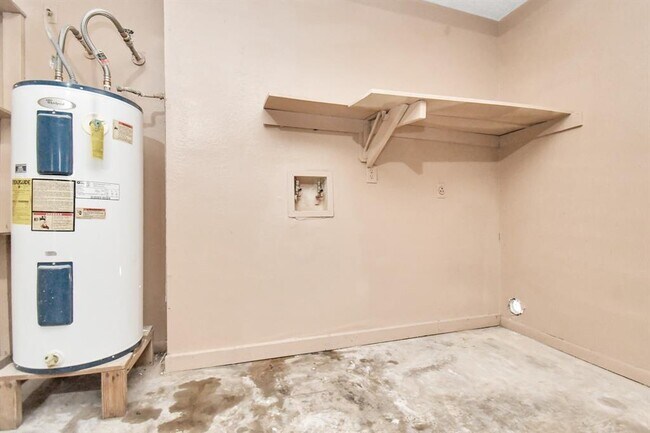 Building Photo - 17035 Quail Bend Dr
