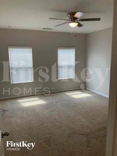 Building Photo - 4221 Weeping Willow Dr