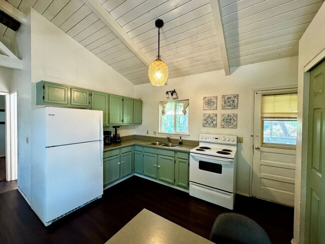 Building Photo - 2BR / 1BA Standalone Cottage for Rent – Kihei