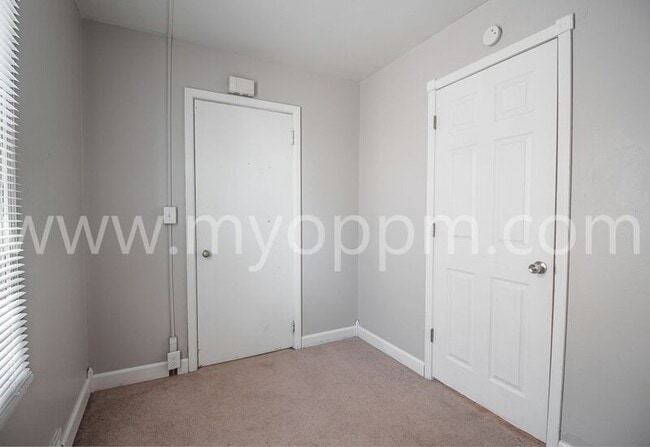Building Photo - 3008 Seward St