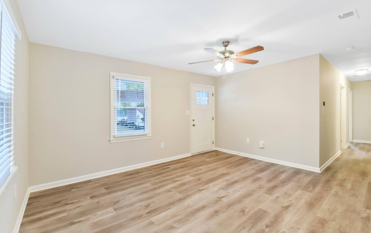 Building Photo - 823 Dedmon Dr