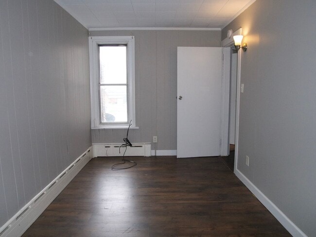 Building Photo - Spacious 4-Bedroom, 1- Bathroom Row home in Allentown – Section 8 Encouraged to Apply!