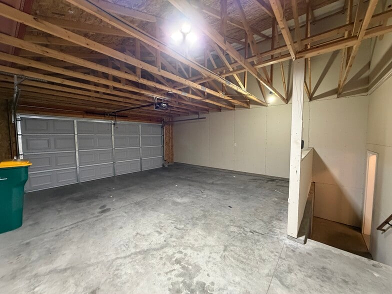 Building Photo - 2420 5th St W