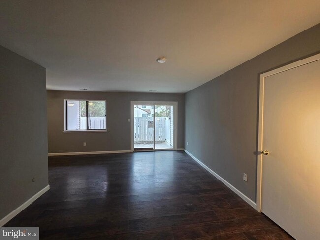 Building Photo - 2515 Cottonwood Ct