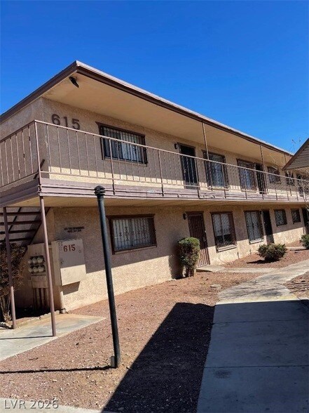 Building Photo - 615 S Royal Crest Cir