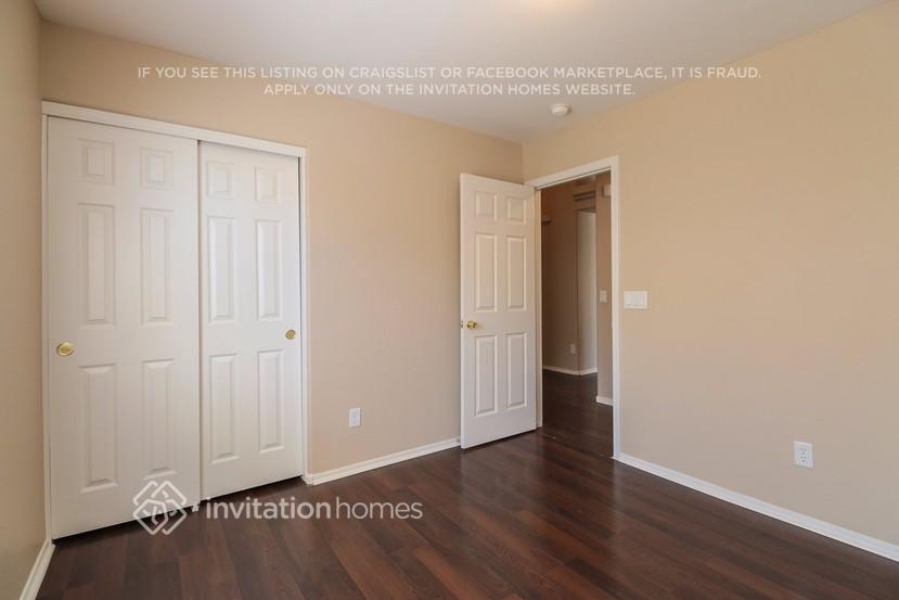 Building Photo - 14313 N 125th Dr