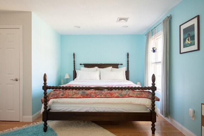 Building Photo - 40 Brattle St