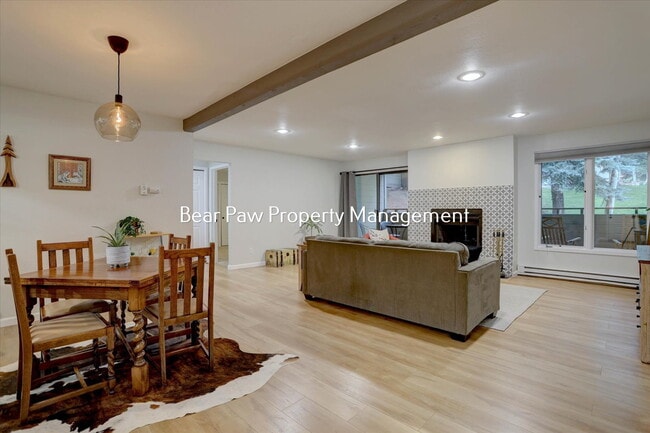Building Photo - Charming 2-Bedroom Condo in Genesee!