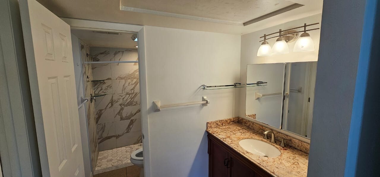 Building Photo - 1429 Cape Coral Pky W