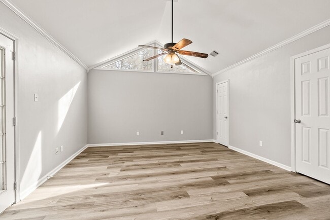 Building Photo - Maumelle Luxury Riverland Home
