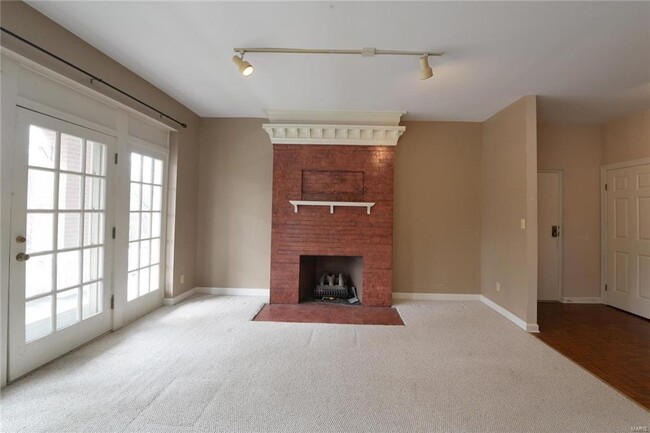 Building Photo - 5561 Waterman Blvd