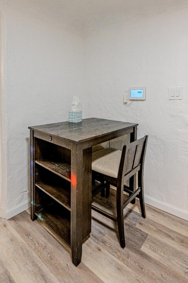 Building Photo - 704 Pacific Ave SW