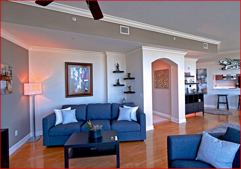 Building Photo - 322 E Central Blvd