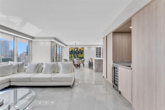 Building Photo - 19707 Turnberry Way