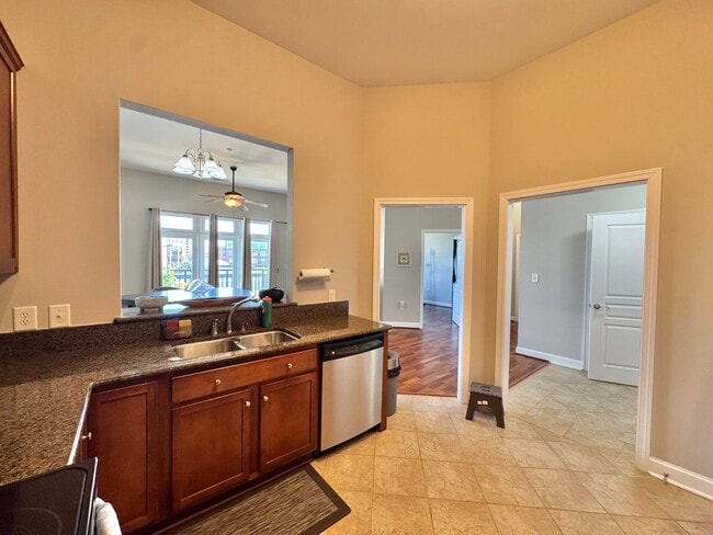 Building Photo - NEWPORT NEWS - STUNNING APARTMENT IN  THE POINT AT CITY CENTER