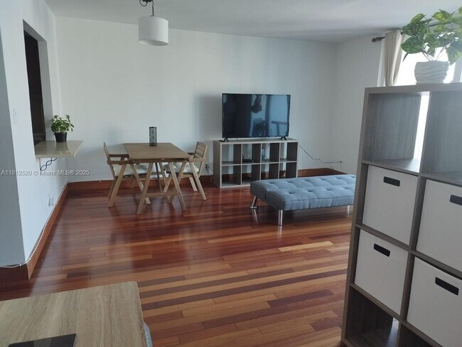 Building Photo - 5401 Collins Ave