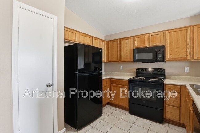 Building Photo - 8118 N 112th Ave