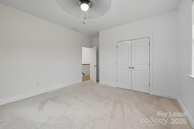 Building Photo - 425 Cassia Ct