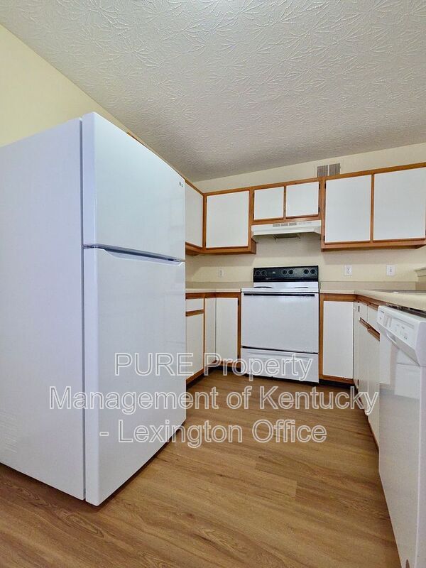 Building Photo - 266 Grinder Ct