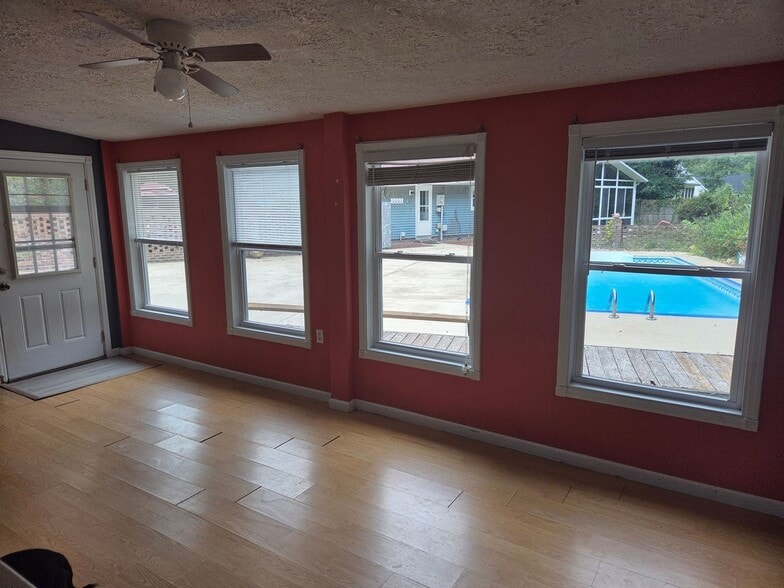 Building Photo - 85 Bridle Way