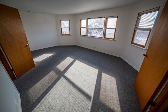 Building Photo - 2336 122nd St