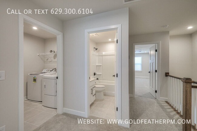 Building Photo - 2009 Walnut Ln