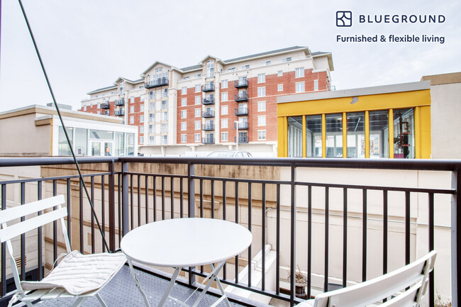 Building Photo - 2800 Clarendon Blvd