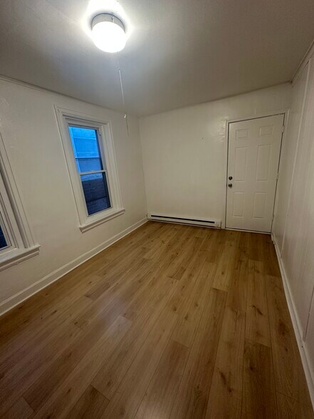 Building Photo - 636 Ridge Ave