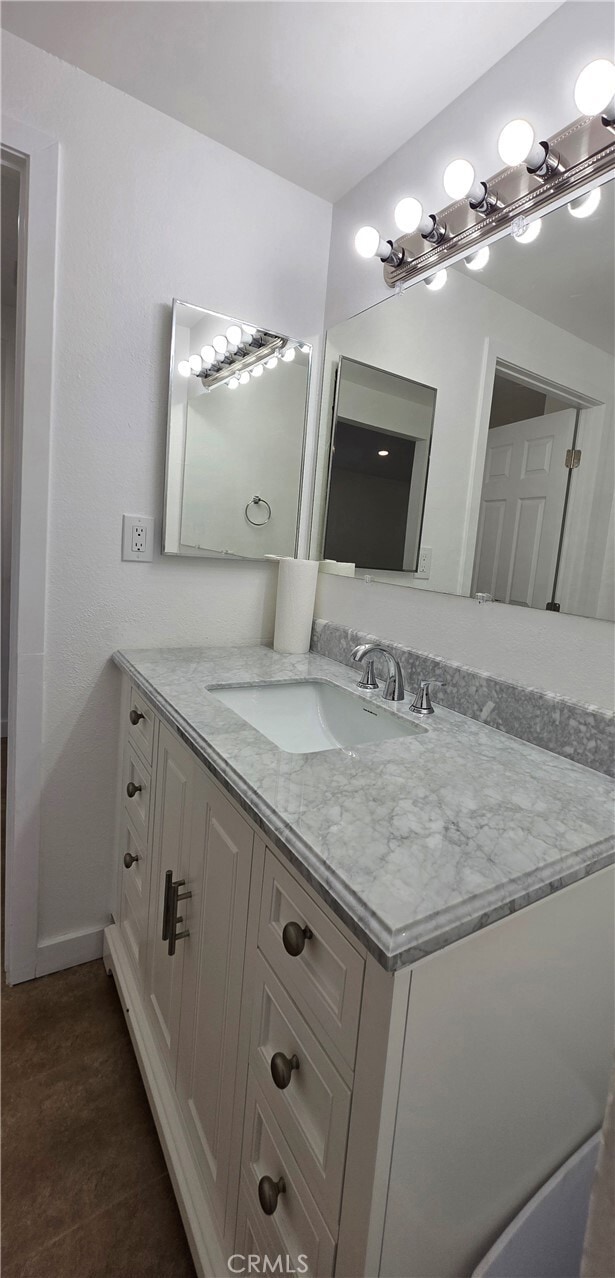 Building Photo - 210 S Paulsen Ave