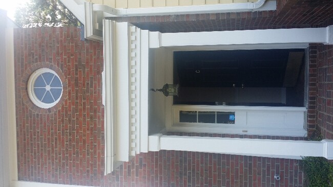 Building Photo - 3203 Cypress Park Rd