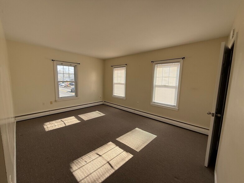 Building Photo - 207 Front St