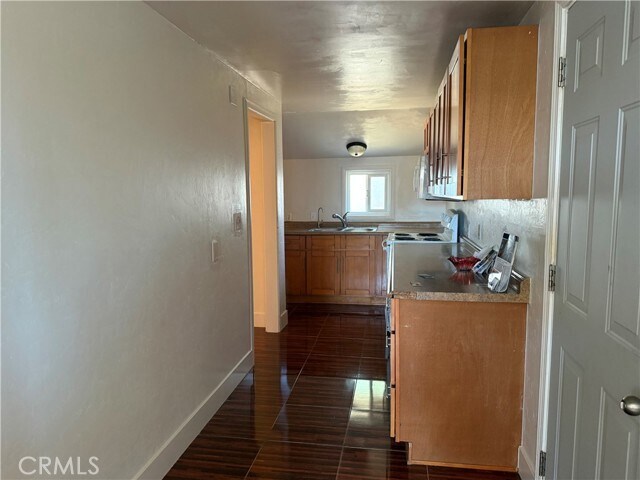 Building Photo - 659 Elm St