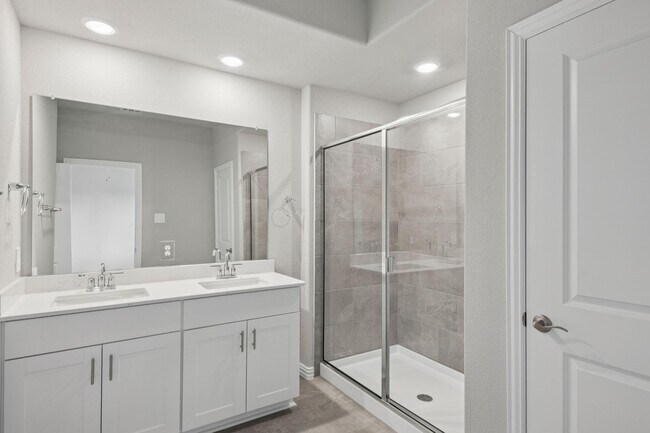 Building Photo - 2116 Gustavus Dr