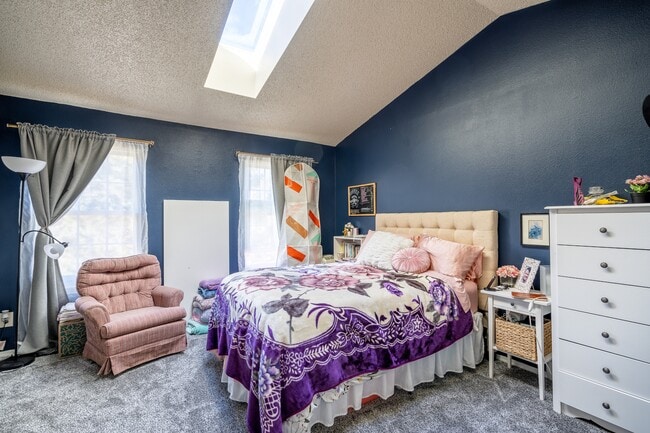 Building Photo - 3612 Queen Anne Way