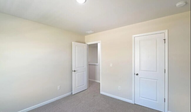 Building Photo - 1208 Whitespire Wy