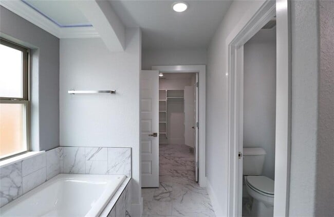 Building Photo - 1720 Ella Pl