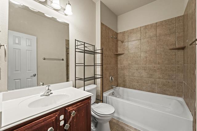 Building Photo - 315 Basil St