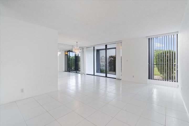 Building Photo - 609 Bridgewood Dr