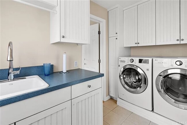 Building Photo - 3102 Tigertail Dr