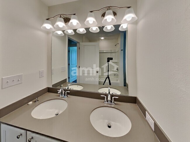 Building Photo - 22477 Bellini Cir
