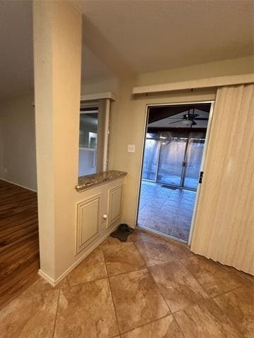 Building Photo - 809 Essex Dr