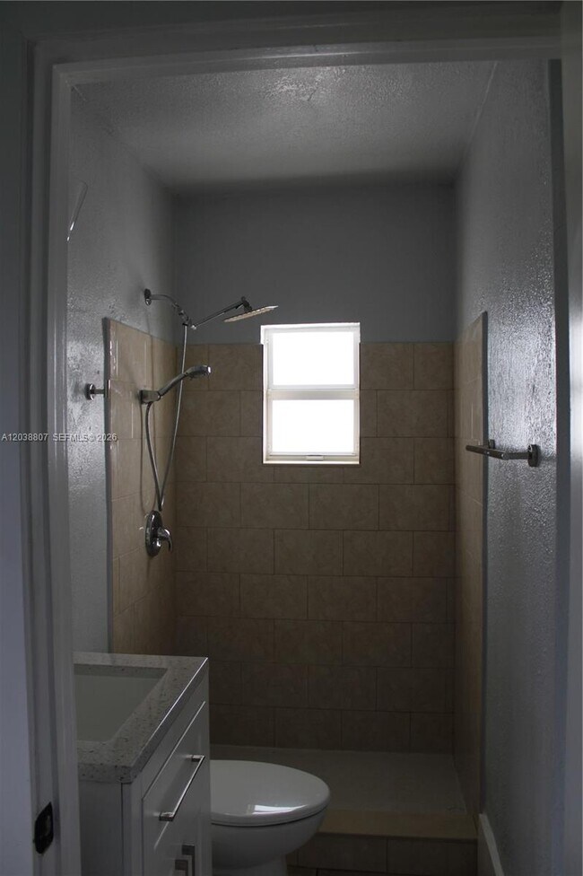 Building Photo - 3825 SW 88th Ct