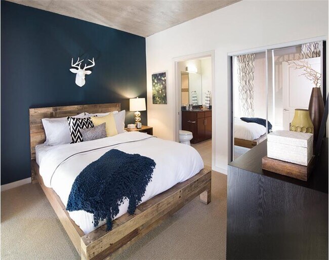 Building Photo - 48 Rainey St