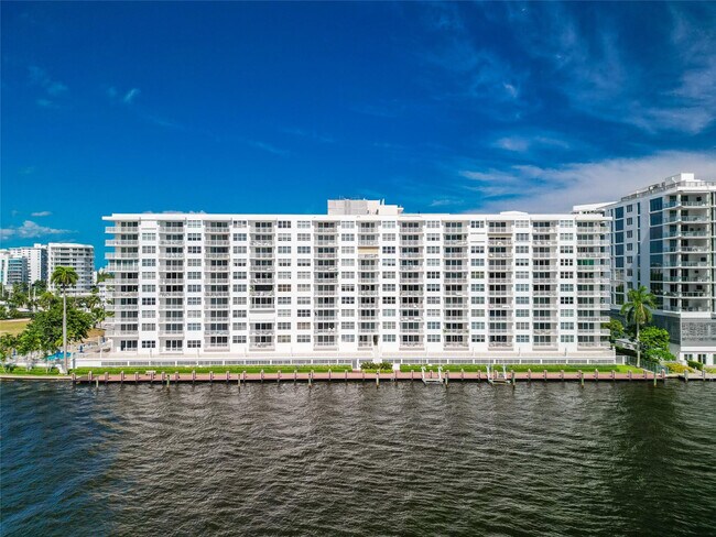 Building Photo - 511 Bayshore Dr