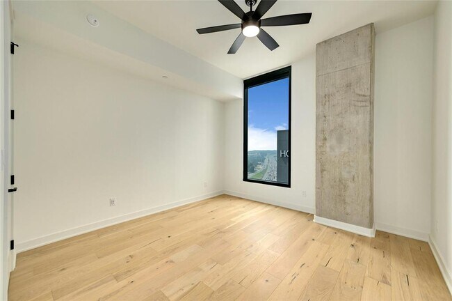 Building Photo - 84 East Ave